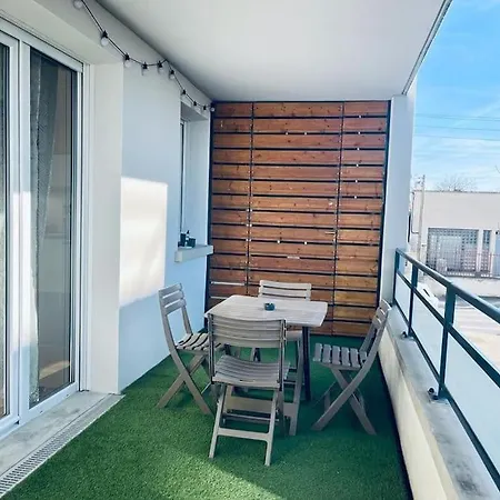 Διαμέρισμα Charbonnier Pour 6 Personnes Avec Terrasse *