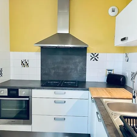 Charbonnier Pour 6 Personnes Avec Terrasse Διαμέρισμα Ρενς